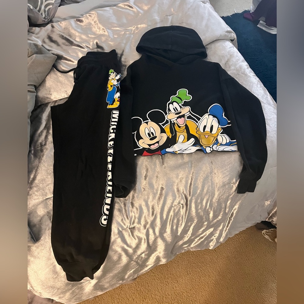 Disney outfit